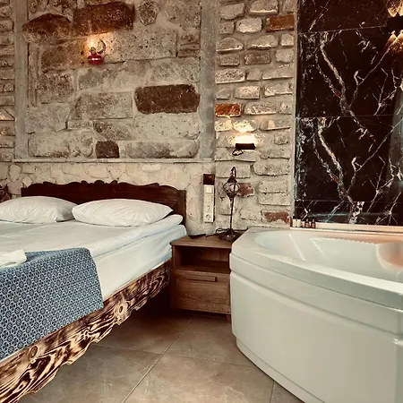 Aysultan Stone House ウチヒサール